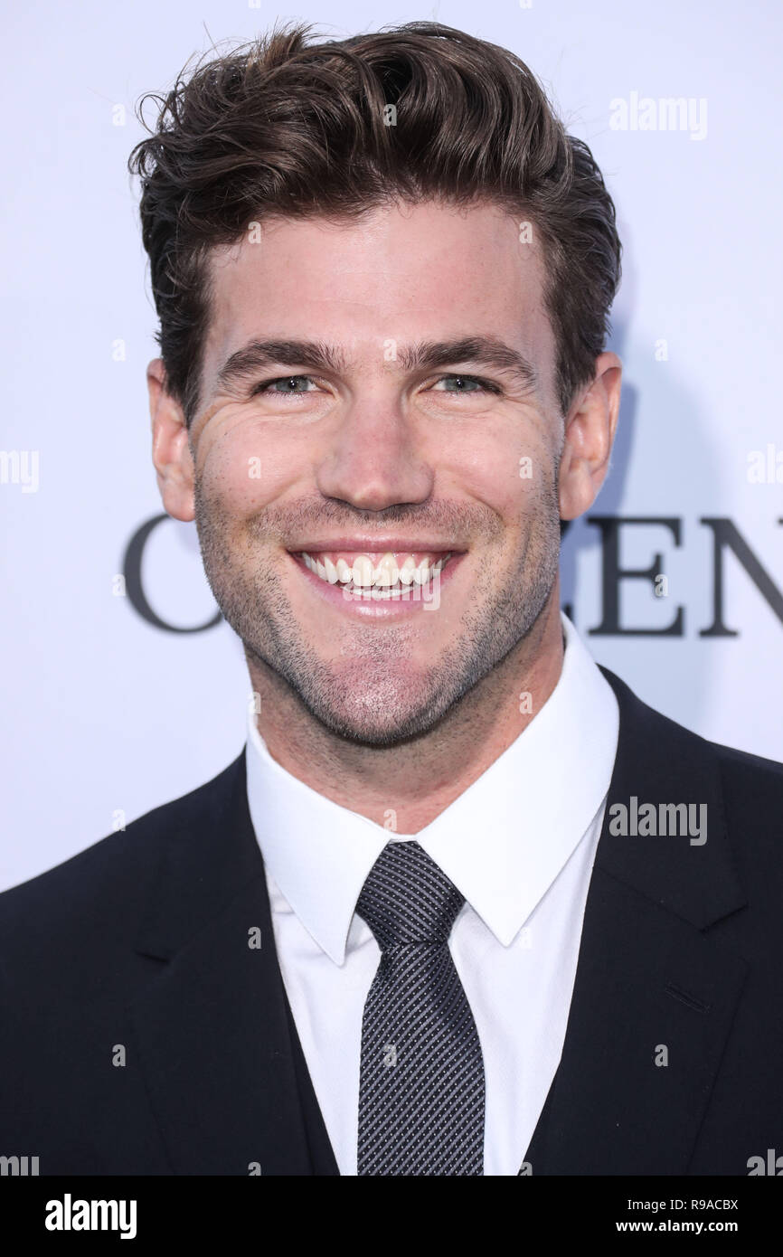 WESTWOOD, LOS ANGELES, CA, USA SEPTEMBER 16 Austin Stowell arrives