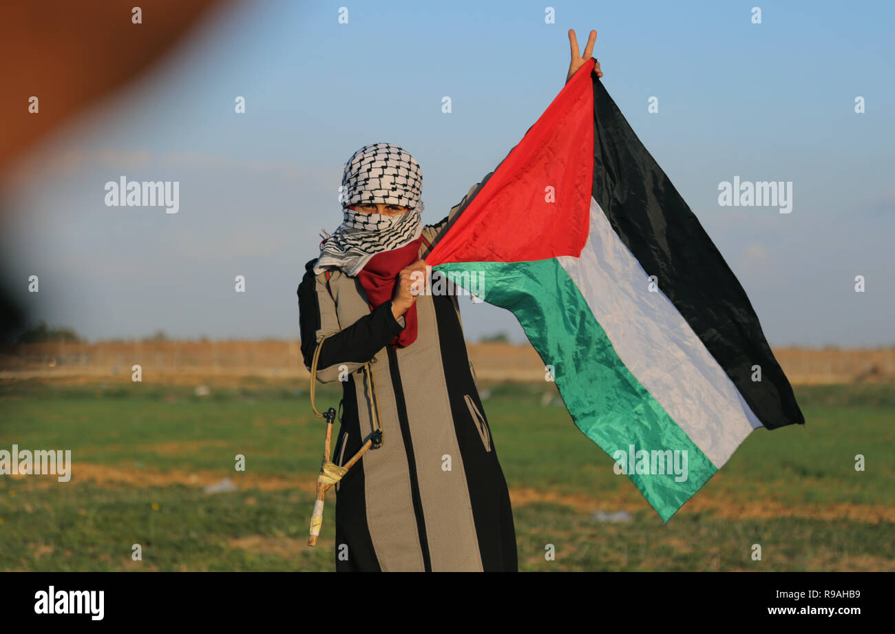 Palestine Flag Girl High Resolution Stock Photography And Images Alamy Palestine Flag Girl High Resolution Stock Photography And Images Alamy