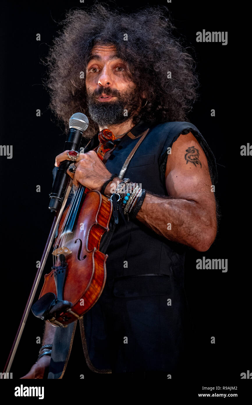 Padua, Italy. 20th Dec, 2018. Music Concert: Ara Malikian during The  Incredible World Tour in Padua 20 December 2019 Credit: Independent Photo  Agency/Alamy Live News Stock Photo - Alamy