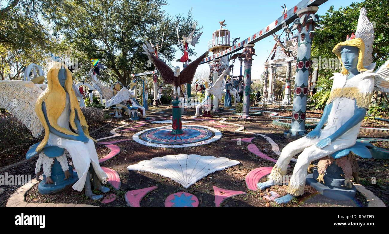 Chauvin, Louisiana, USA. 22nd Dec, 2018. In 1990, Kenny Hill, a Louisiana bayou bricklayer