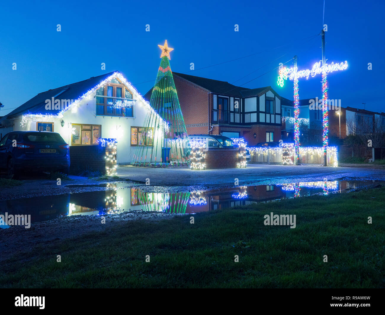 Warden Bay, Kent, UK. 22nd December, 2018. Christmas Lights a house in