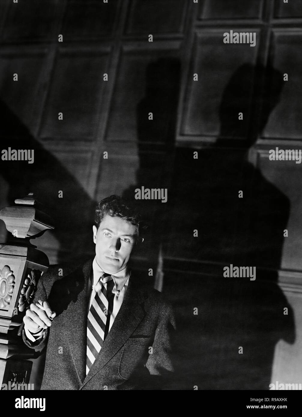 Original film title: STRANGERS ON A TRAIN. English title: STRANGERS ON A TRAIN. Year: 1951. Director: ALFRED HITCHCOCK. Stars: FARLEY GRANGER. Credit: WARNER BROTHERS / Album Stock Photo