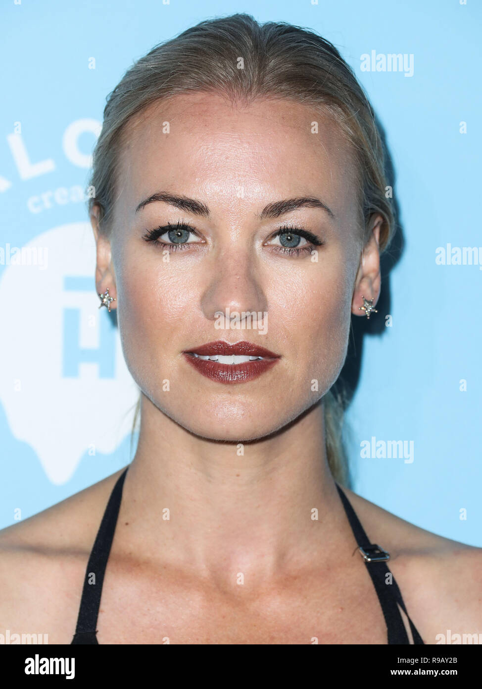 Yvonne strahovski hi-res stock photography and images - Alamy