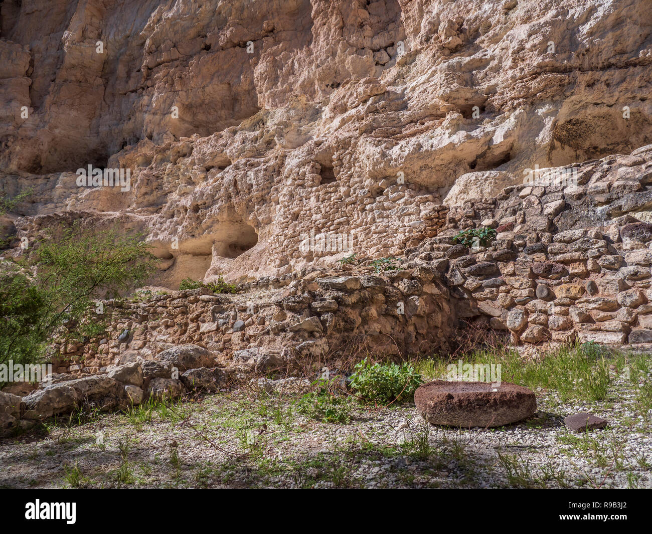 Southern Sinagua pueblo Indian ruins, Montezuma Castle National Monument, Camp Verde, Arizona Stock Photo