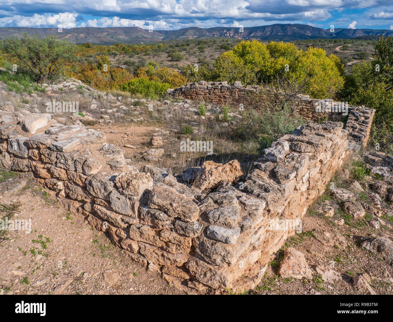 Southern Sinagua pueblo ruin, Montezuma Well National Monument ...