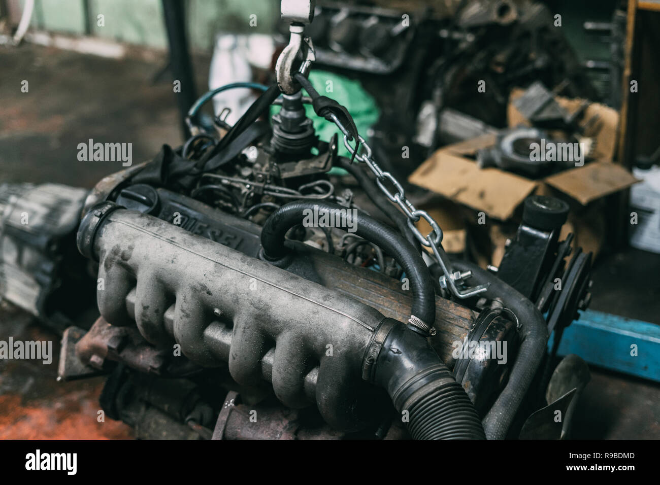 Engine crane hires stock photography and images Alamy