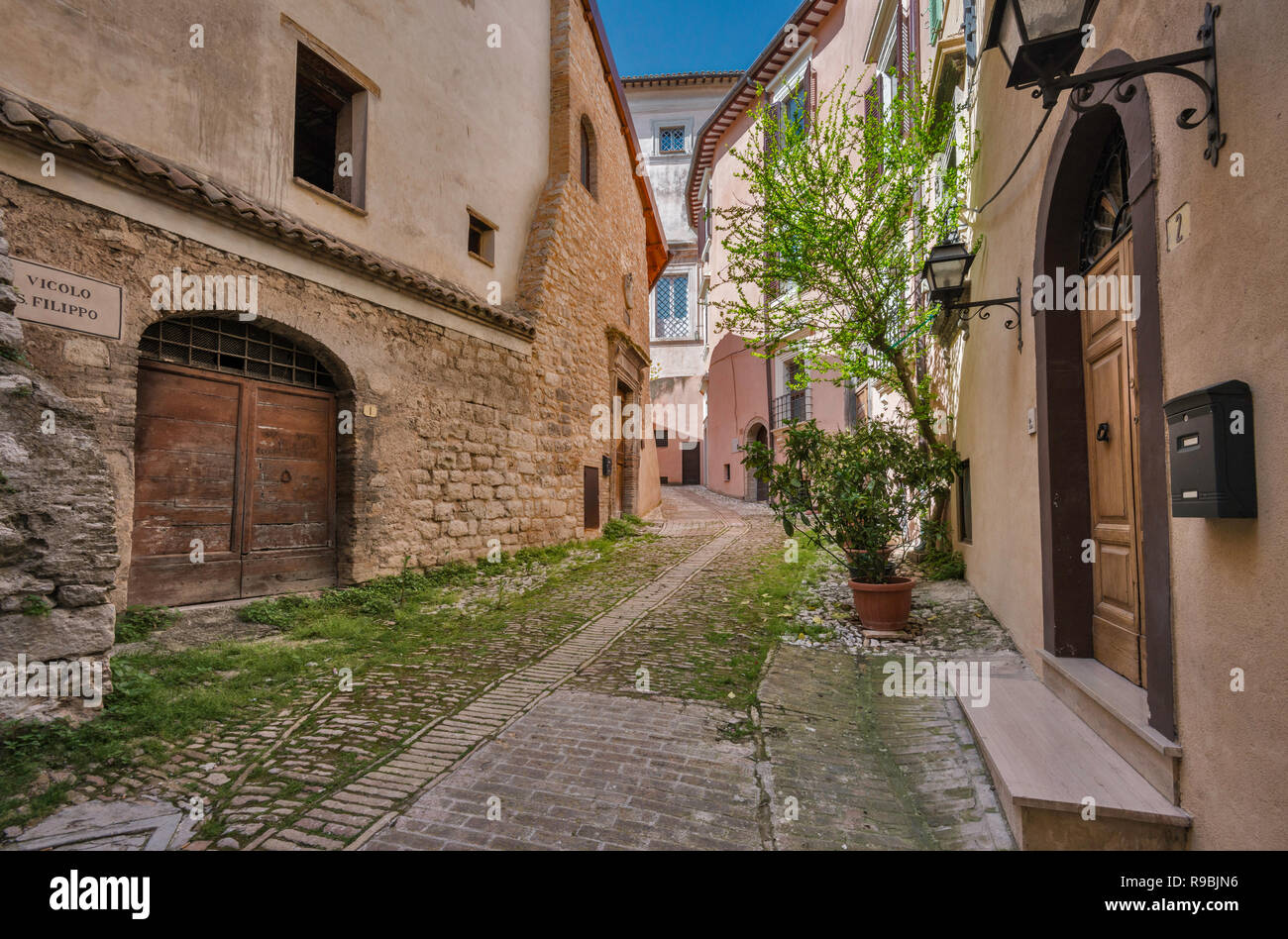 Vicolo San Fillippo, alley in historic center of Trevi, Umbria, Italy Stock Photo