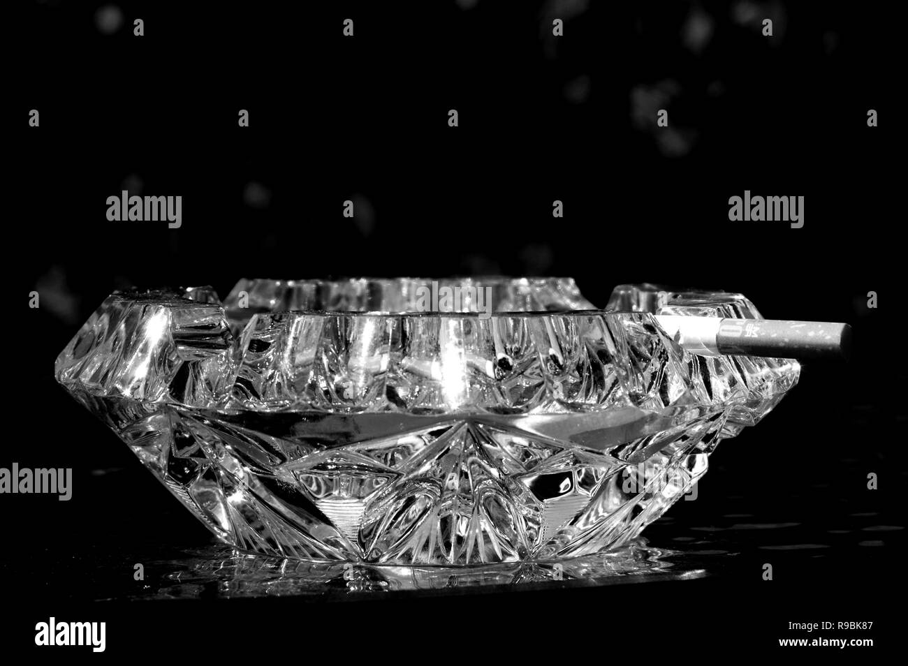 Cigarette in the ashtray Stock Photo Alamy