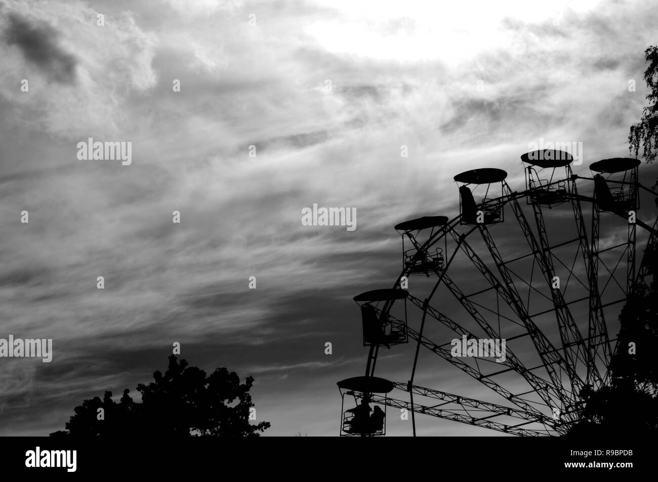 Wheel silhouette merry go round hires stock photography and images Alamy