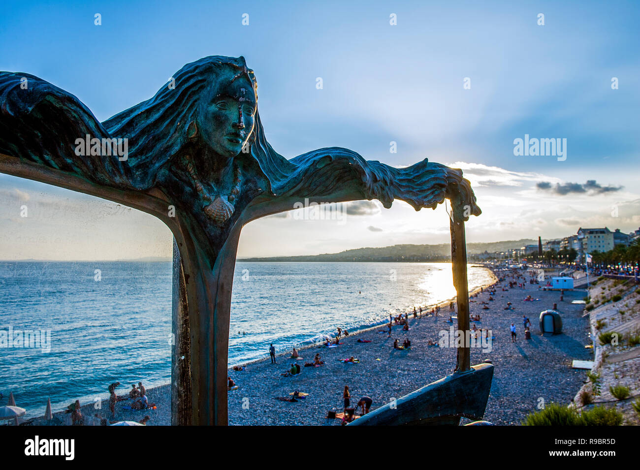 France, Alpes-Maritimes (06), Nice. Baie des Anges. Sculpture at the entrance to the private beach 'Castel' Stock Photo