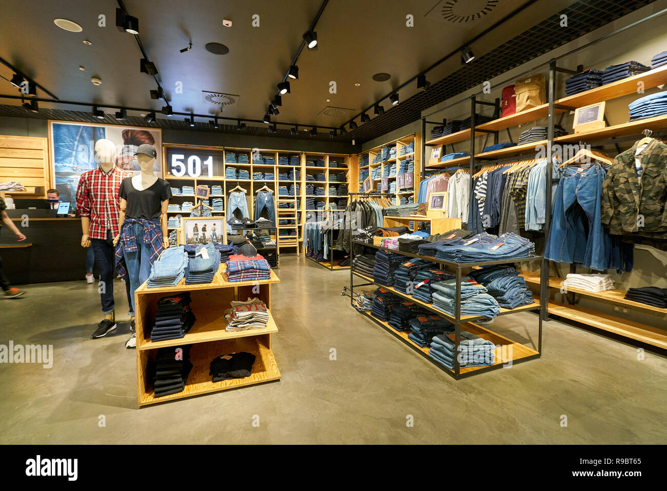SAINT PETERSBURG, RUSSIA - CIRCA AUGUST, 2017: inside Levi's store at  Galeria shopping center Stock Photo - Alamy