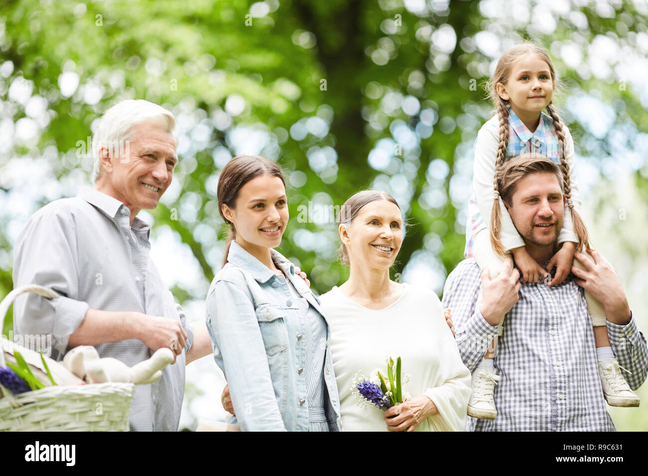 Hangout Family Of Father High Resolution Stock Photography And Images Alamy