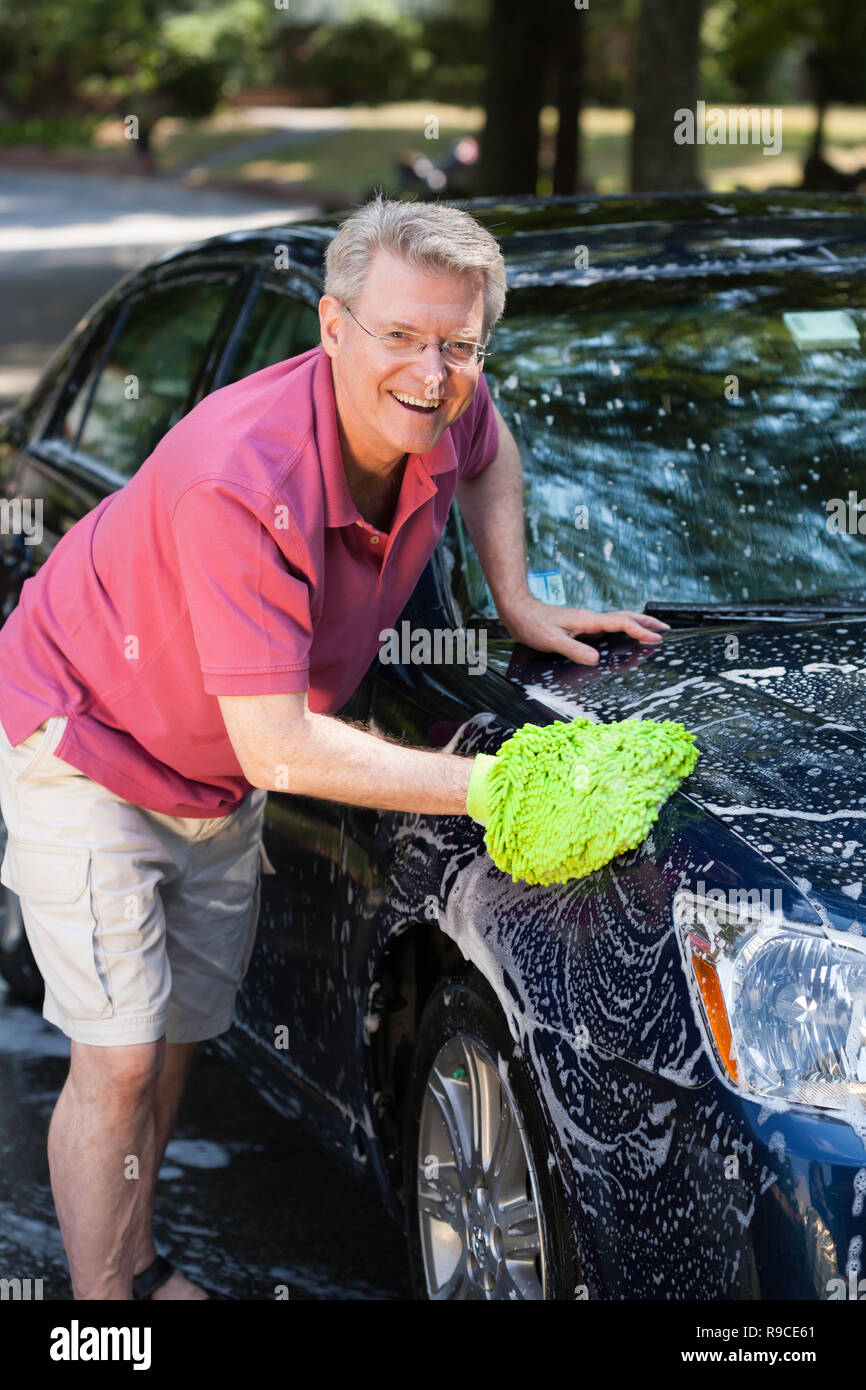 Hurricane relief bikini car wash hi-res stock photography and images - Alamy