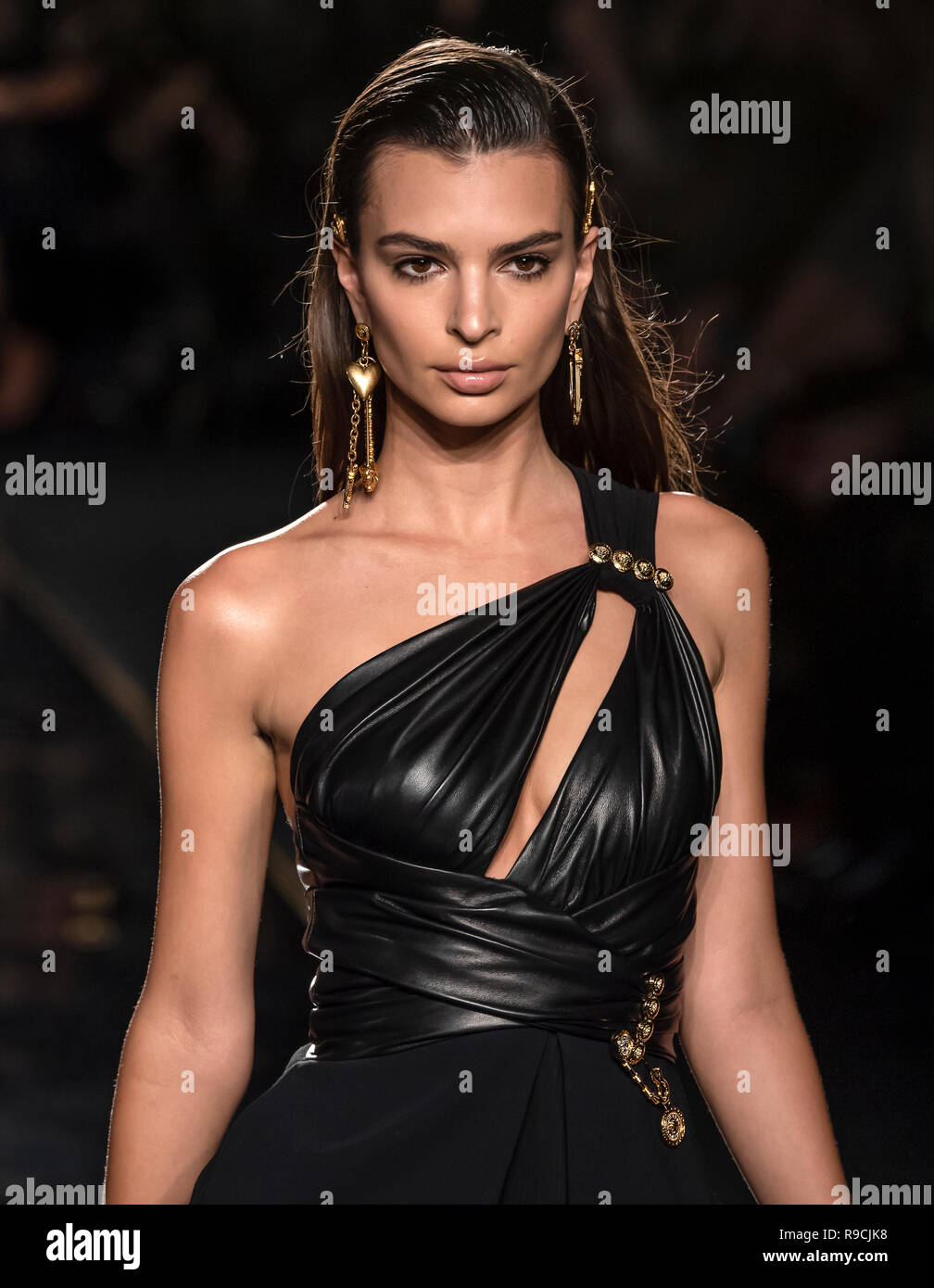Emily ratajkowski 2019 hi-res stock photography and images - Alamy
