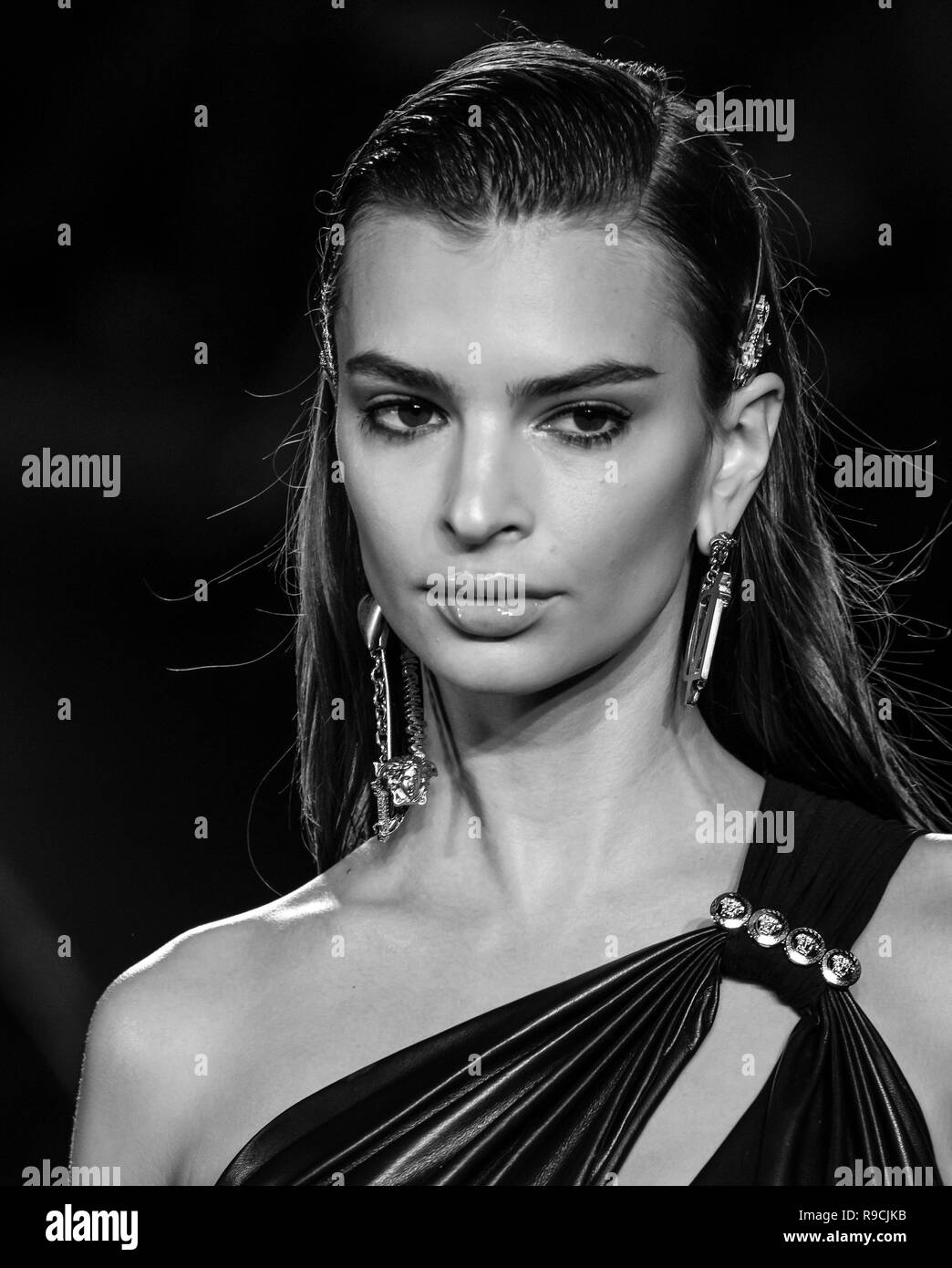 Emily ratajkowski model Black and White Stock Photos & Images - Alamy