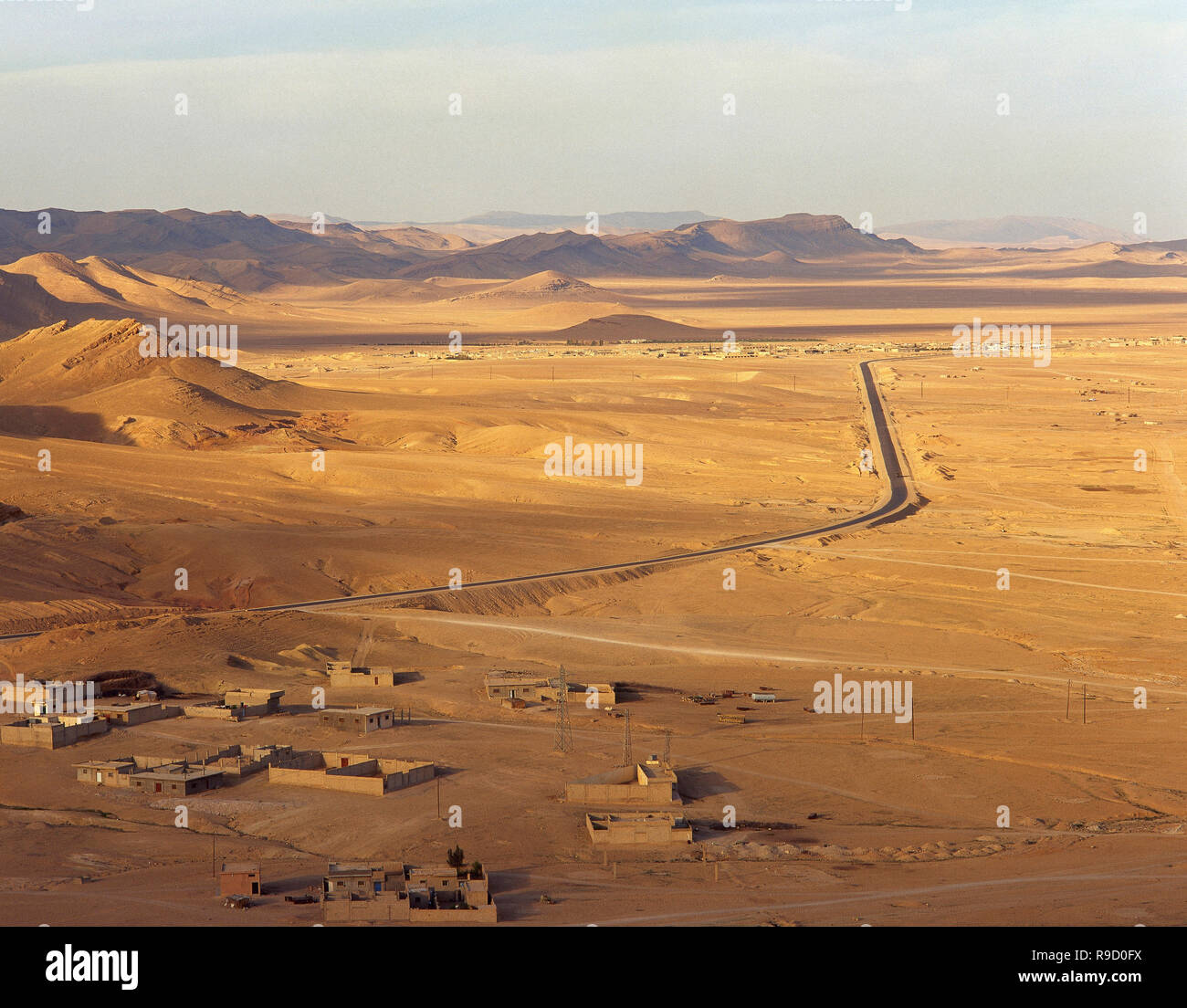 Syrian Desert Stock Photos & Syrian Desert Stock Images Alamy