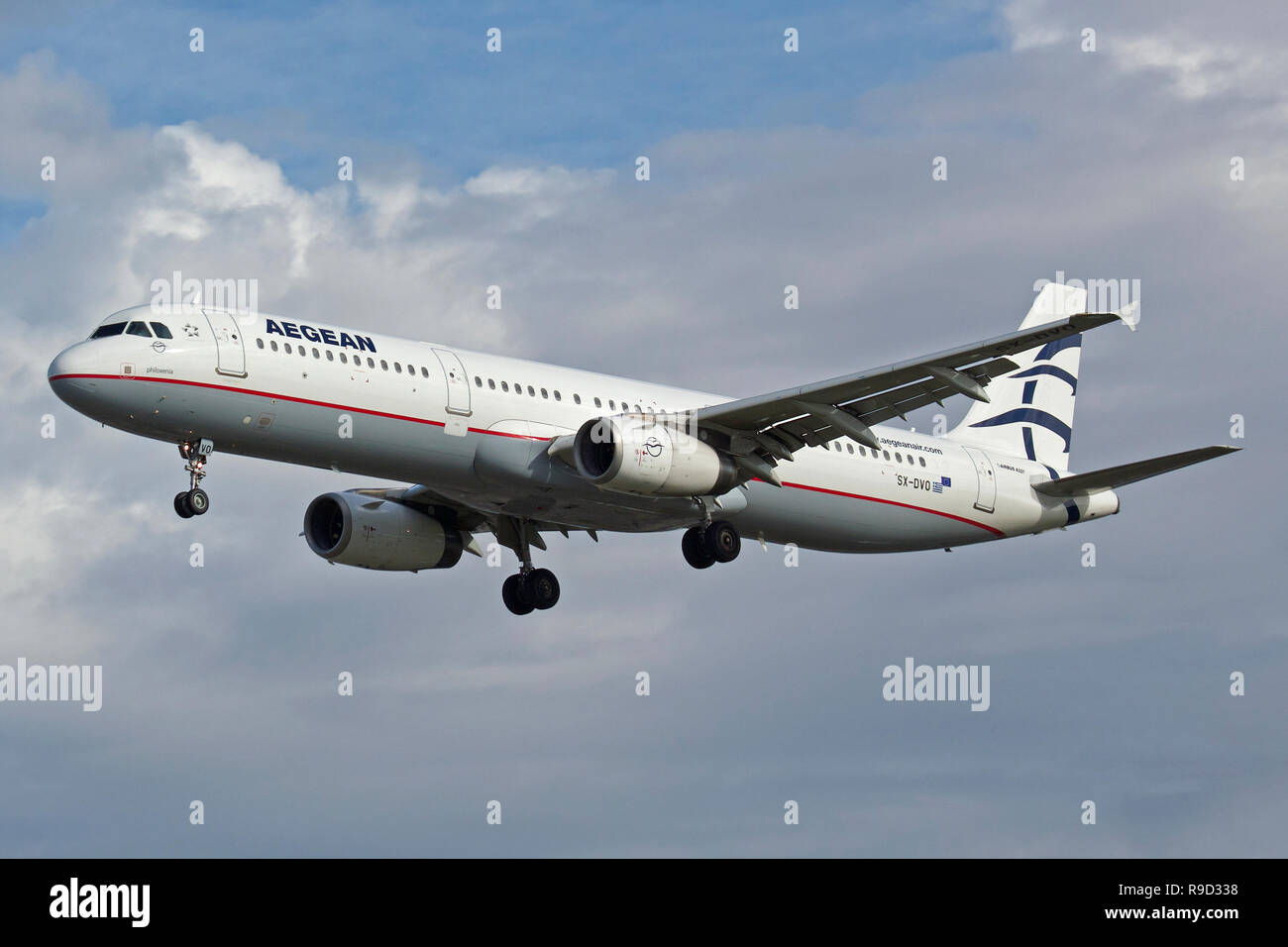 Aegean Airlines Airbus A321-231 SX-DVO landing at London Heathrow Airport Stock Photo