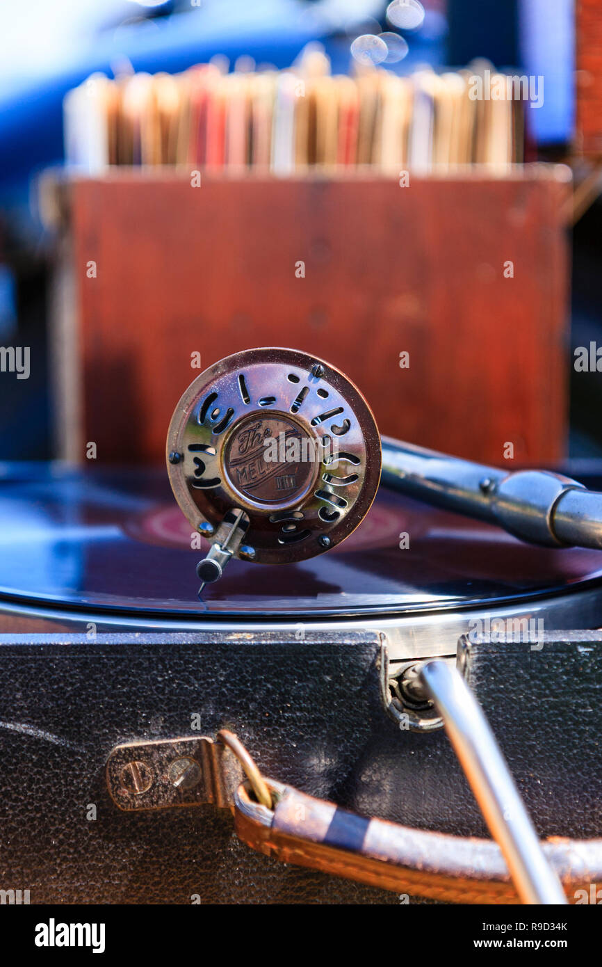 vintage phonograph, record player, playing 78 record. Close up of a Decca meltrope 3 soundbox on tone arm. Side view. Stock Photo