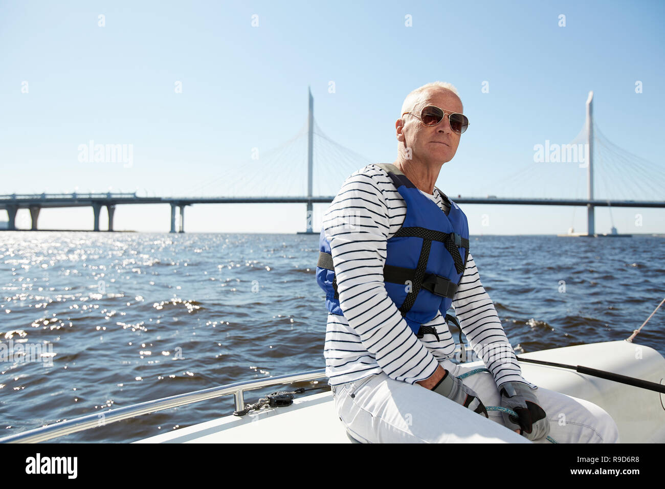 Man sailing boat hi-res stock photography and images - Alamy