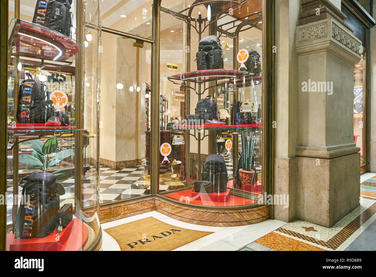 MILAN, ITALY - CIRCA NOVEMBER, 2017: Chanel store in Galleria Vittorio  Emanuele II Stock Photo - Alamy