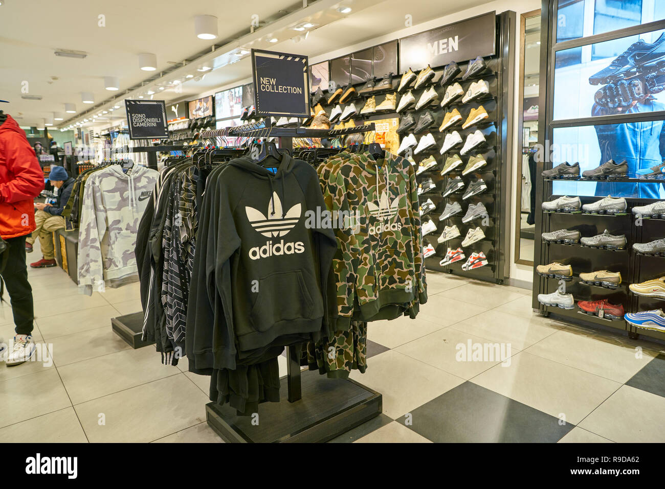 MILAN, ITALY - CIRCA NOVEMBER, 2017: inside Foot Locker store in Milan.  Foot Locker Retail, Inc. is an American sportswear and footwear retailer  Stock Photo - Alamy