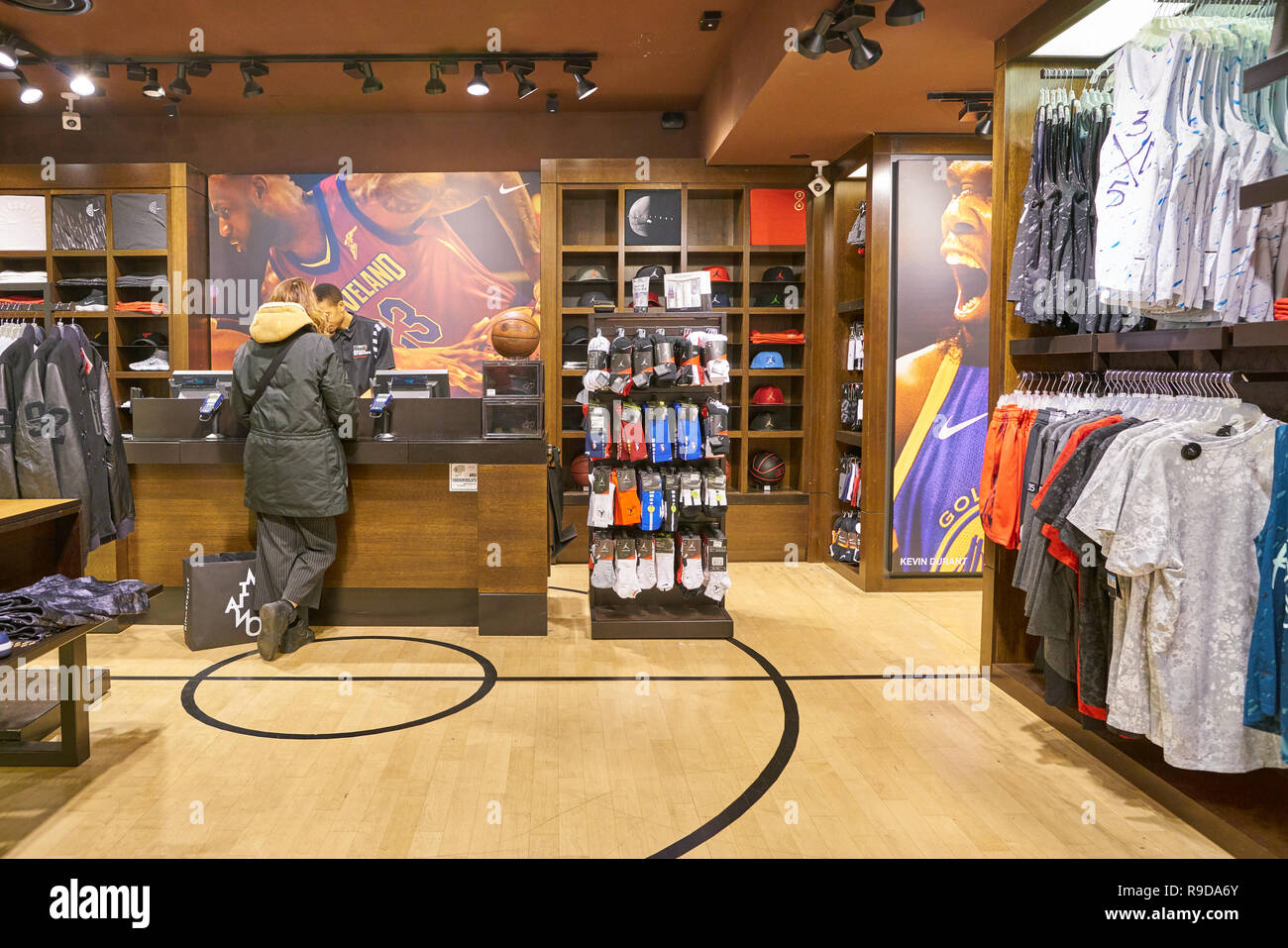MILAN, ITALY - CIRCA NOVEMBER, 2017: inside Foot Locker store in Milan. Foot  Locker Retail, Inc. is an American sportswear and footwear retailer Stock  Photo - Alamy