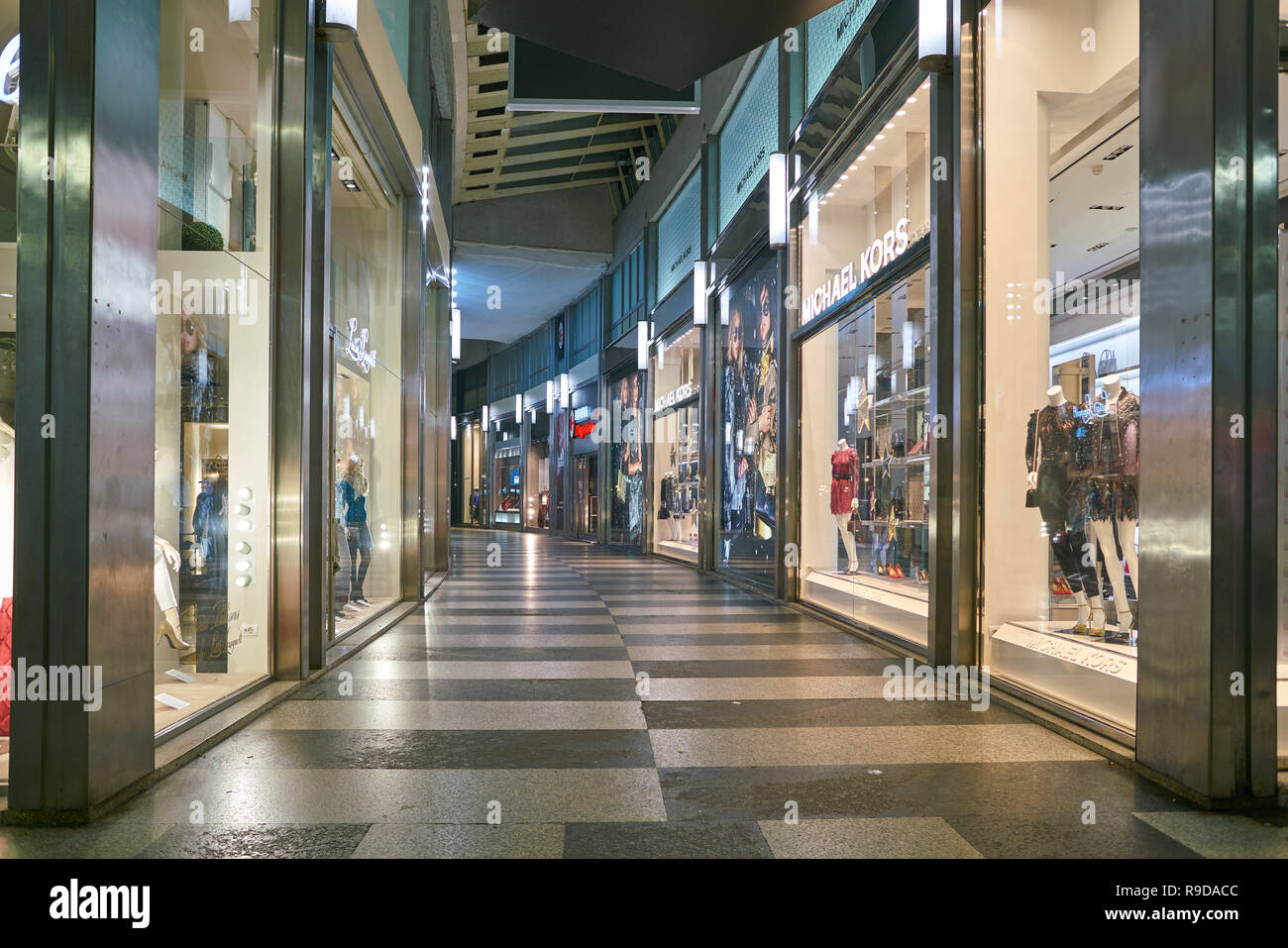 MILAN, ITALY - CIRCA NOVEMBER, 2017: Michael store in Milan. Michael Kors Limited is an American fashion company Stock Photo - Alamy