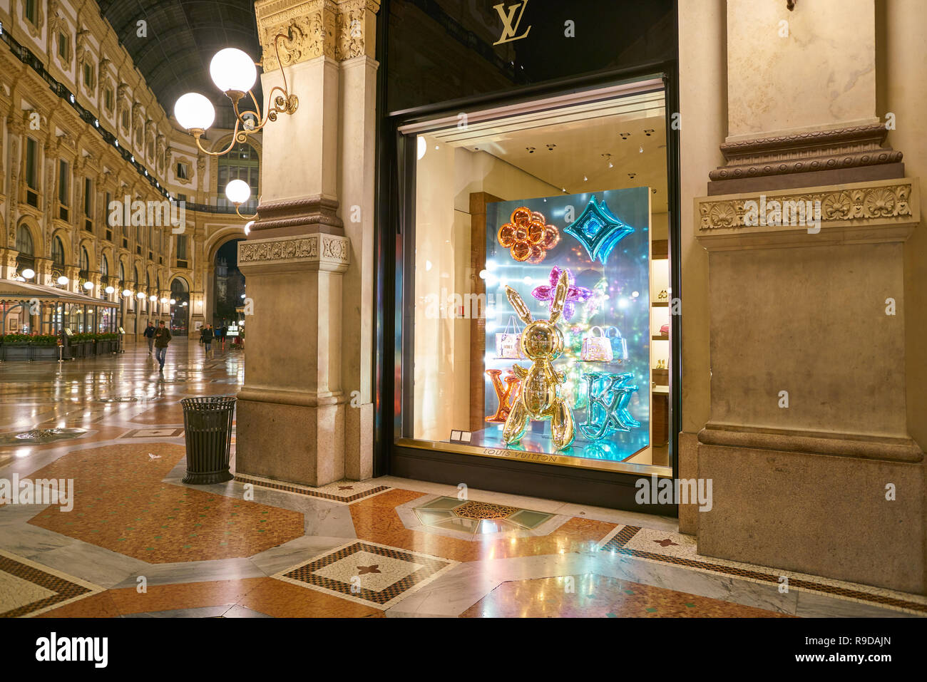 20+ Louis Vuitton Store In Galleria Vittorio Emanuele Ii Milan Stock  Photos, Pictures & Royalty-Free Images - iStock
