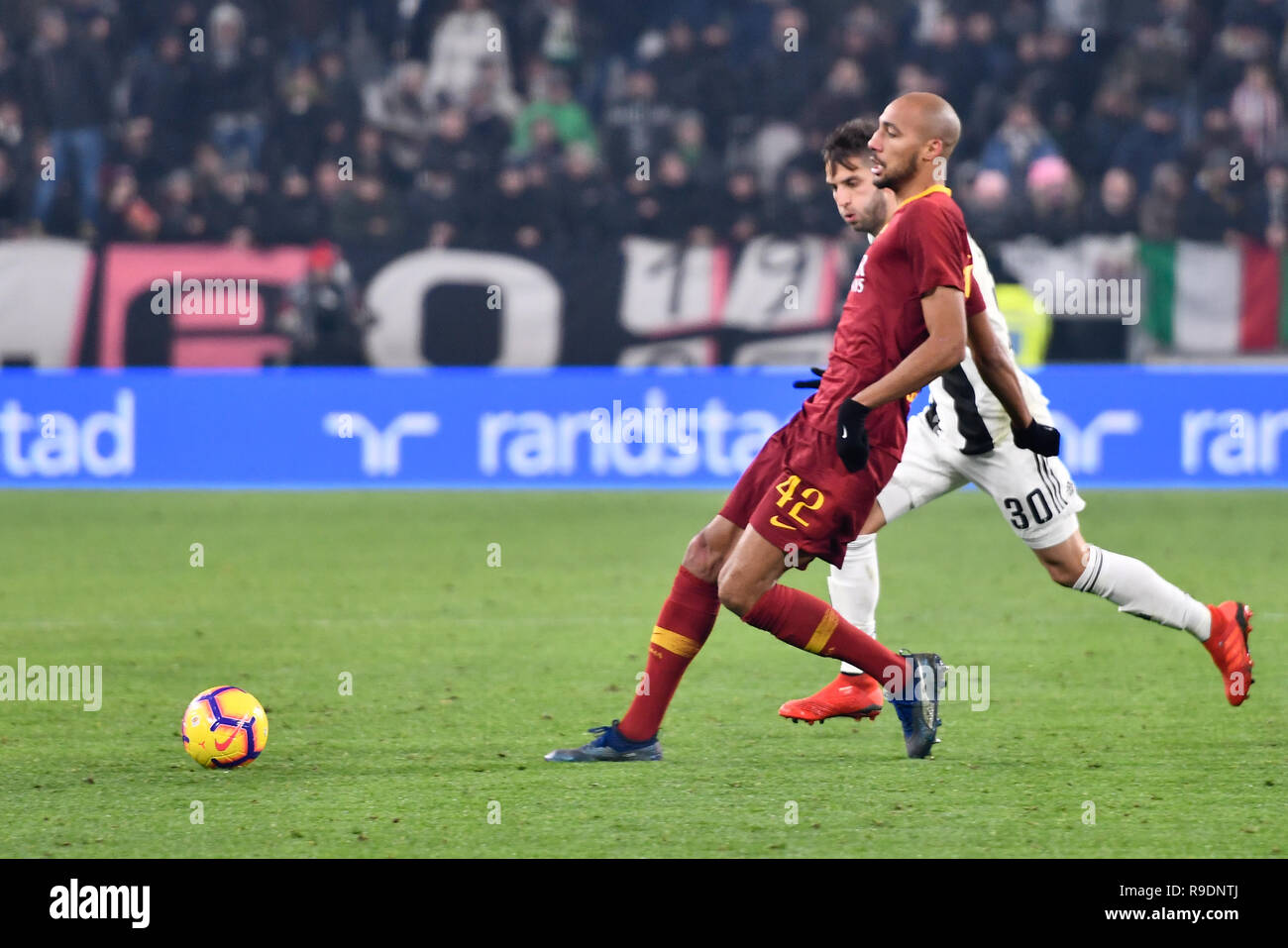 Turin, Italy. 22nd Dec, 2018. Steven Nzonzi (A.S. Roma) during the Serie A football match between Juventus FC and AS Roma at Allianz Stadium on 22th Dicember, 2018 in Turin, Italy. Credit: FABIO PETROSINO/Alamy Live News Stock Photo
