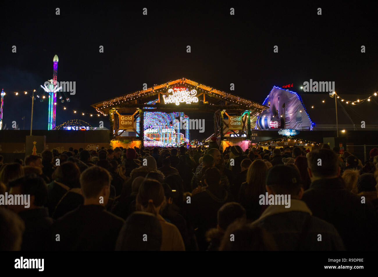 London, UK.22nd December , 2018 Large crowds at the christmas Winter Wonderland in Hyde Park Central London. the Winter Wonderland as a variety of different attractions. There was a long queue at the main gate due to security bag searches. Andrew Steven Graham/Alamy Live News Stock Photo