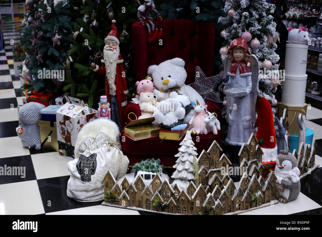 Kiev, kiev, Ukraine. 22nd Dec, 2018. Christmas toys seen on sale in a mall during the festive season. Accessories of Christmas were seen in different place like barbershops and malls in Kiev Ukraine Credit: Mohammad Javad Abjoushak/SOPA Images/ZUMA Wire/Alamy Live News Stock Photo