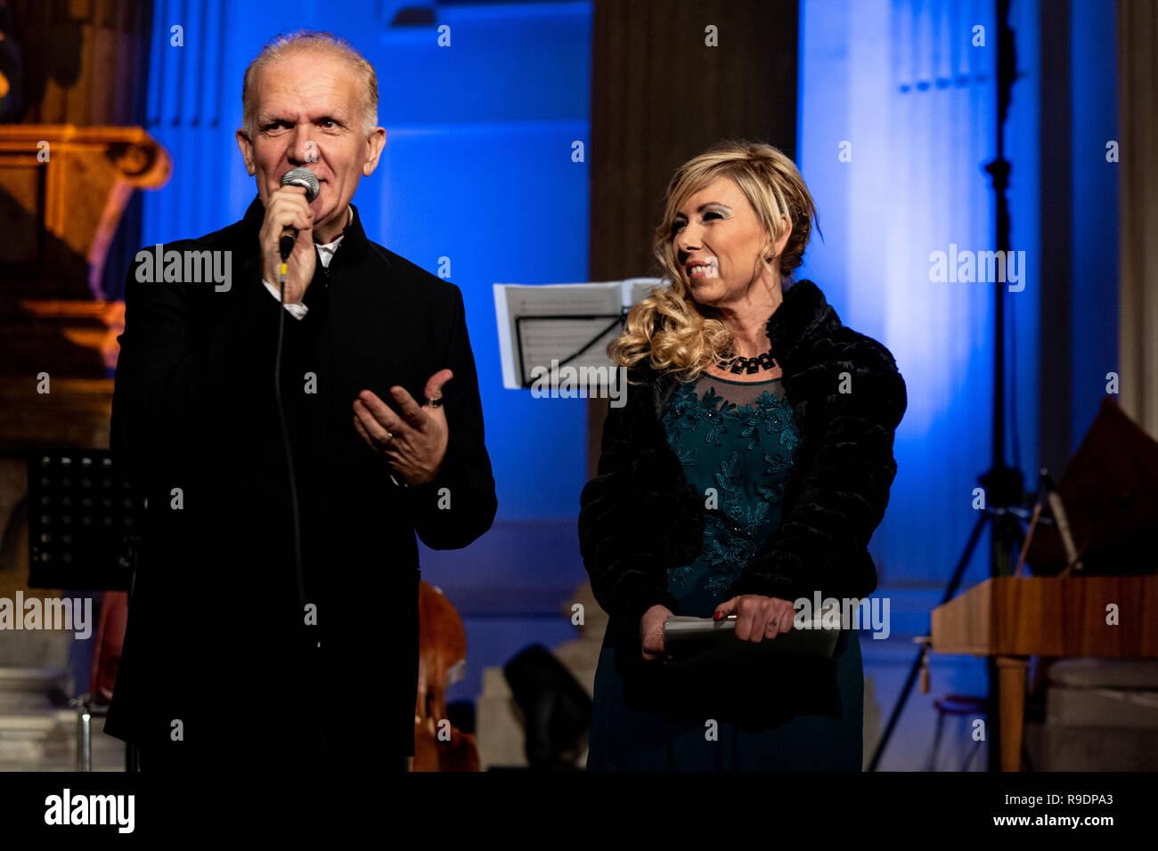 Foto LaPresse/Alberto Gandolfo 22-11-2018 Venaria(Italia) Cronaca Concerto Euron Ensamble nella foto: presentatori serata

Photo LaPresse/Alberto Gandolfo December 22, 2018, Venaria (Italy) News
Euron Ensemble in concert in the pic: presentatori serata Stock Photo