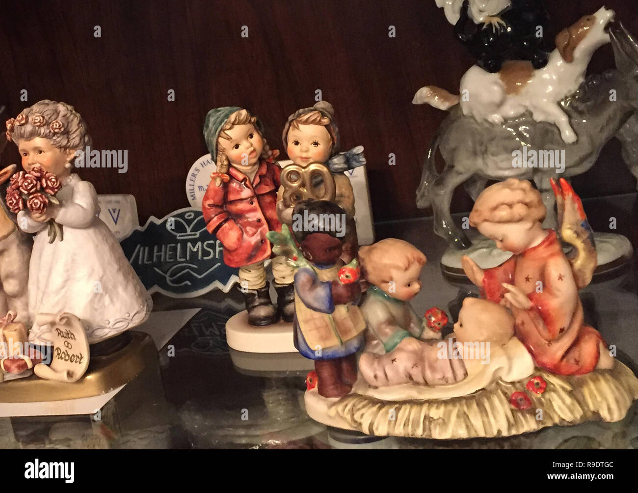 Eaton, USA. 21st Oct, 2018. The "Hummel" figure "Silent Night" (1935, r)  shows a baby Jesus and three little angels bending over the cradle, one of  the three angels is black. (to