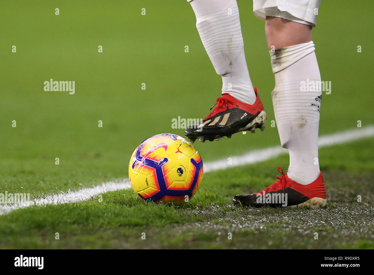 Luke shaw boots deals