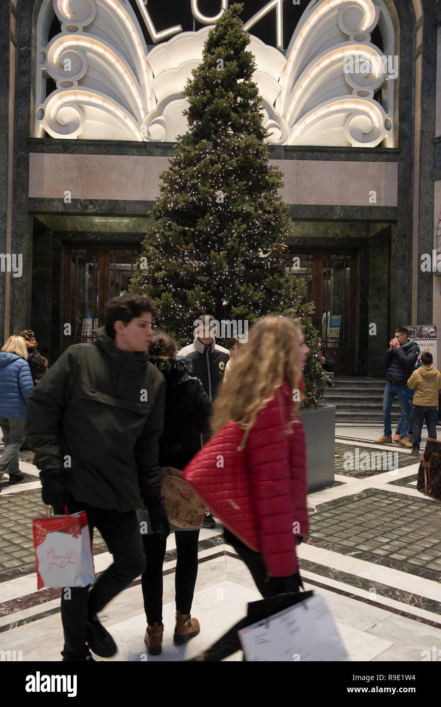 Turin, Italy. 23 December 018. Christmas shopping. Credit LaPresse