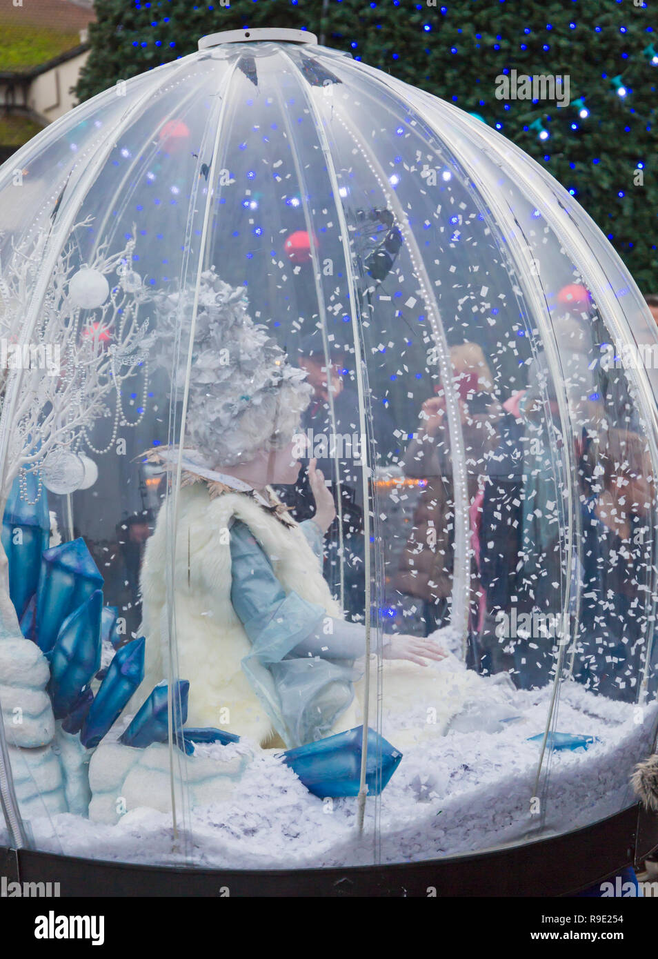 Bournemouth, UK. 23rd December 2018. Children are fascinated by the