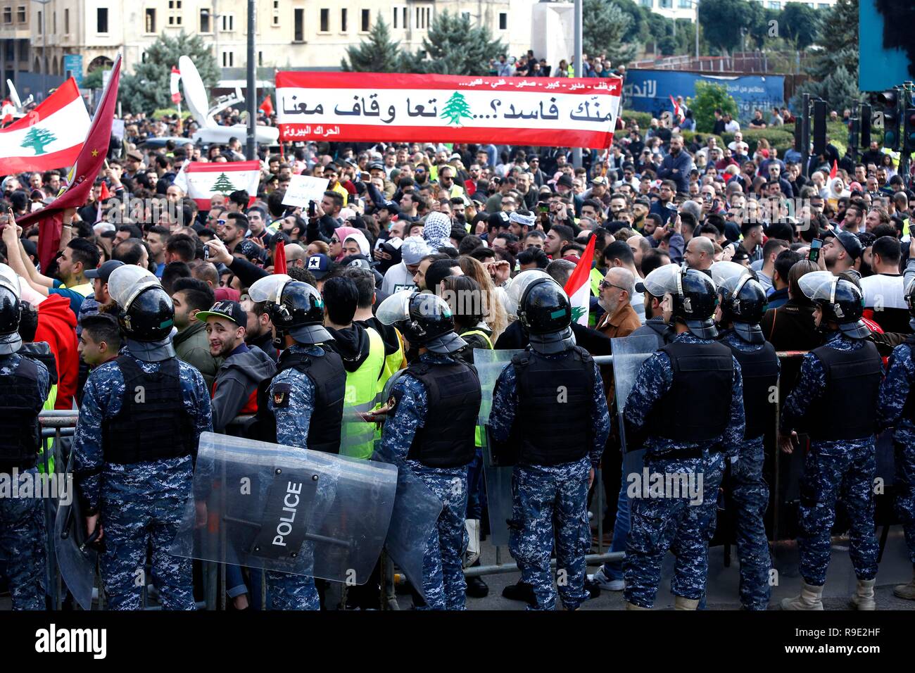Beirut Lebanon 23rd Dec 2018 Protesters Hold Lebanese Flags