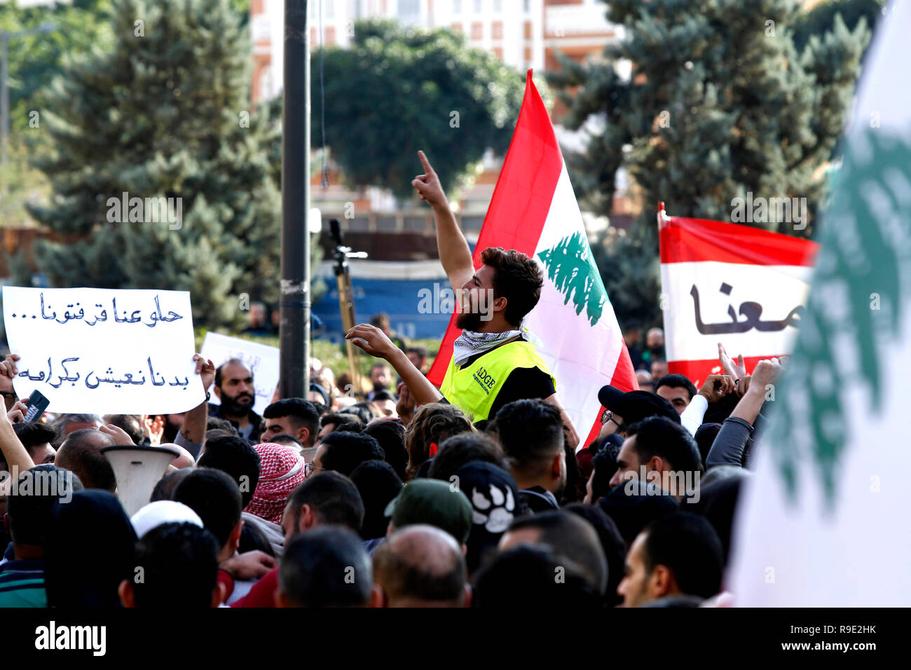 Beirut Lebanon 23rd Dec 2018 Protesters Hold Lebanese Flags