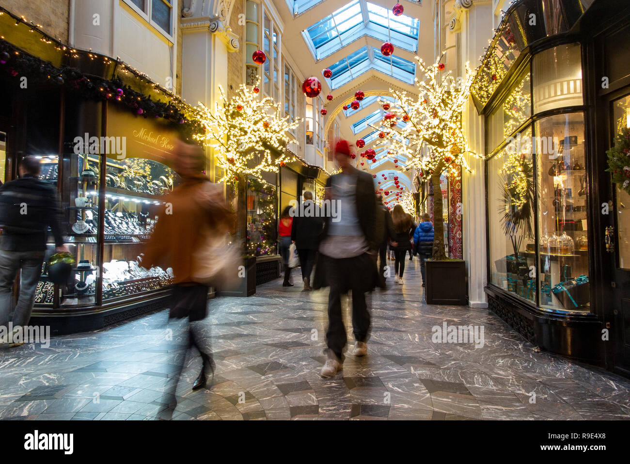 Burlington arcade london christmas hi-res stock photography and images ...