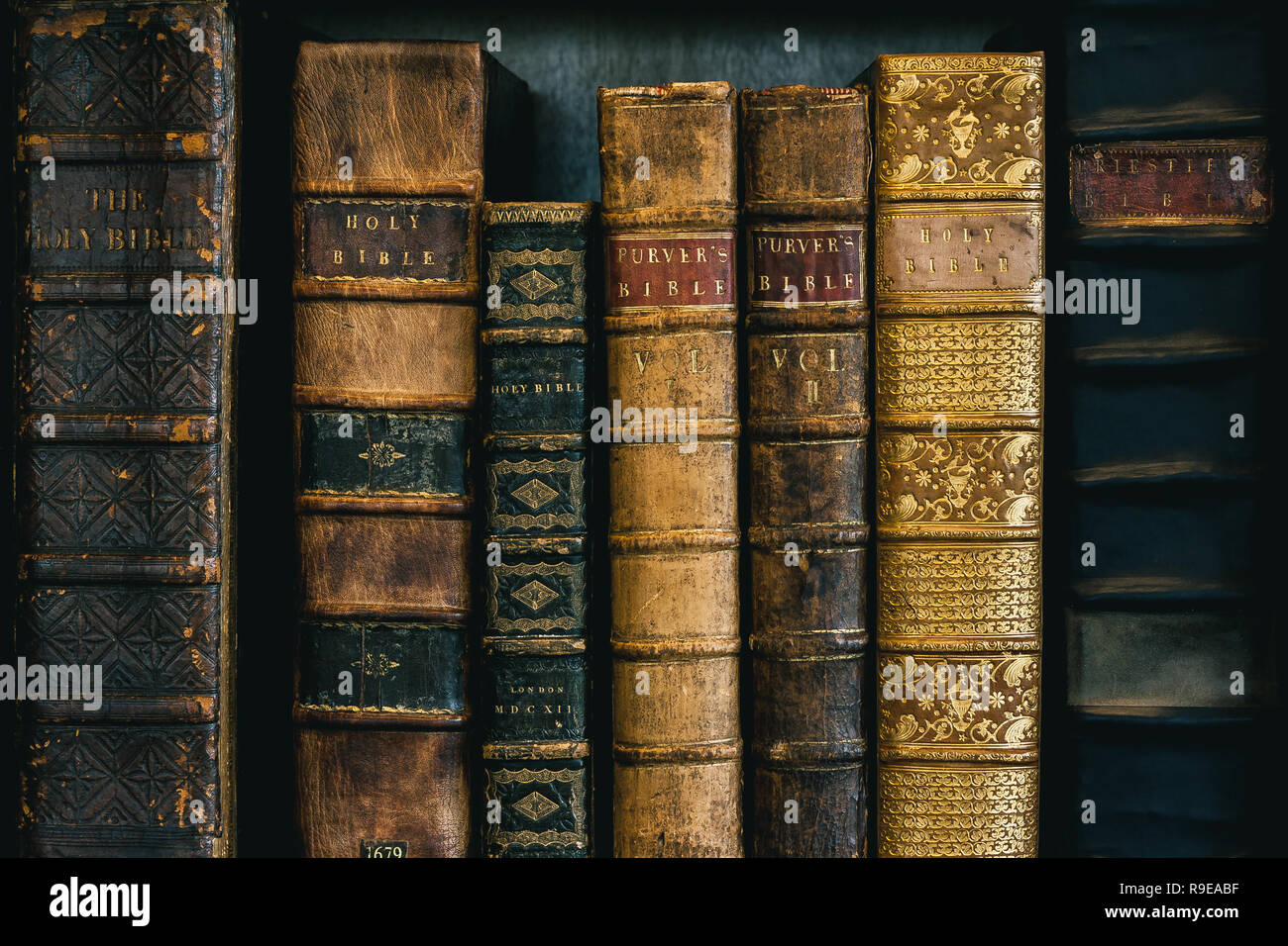 Old Bookshelf High Resolution Stock Photography And Images Alamy Old Bookshelf High Resolution Stock Photography And Images Alamy