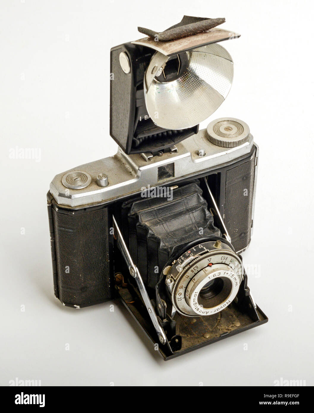 Vintage flash equipment hires stock photography and images Alamy
