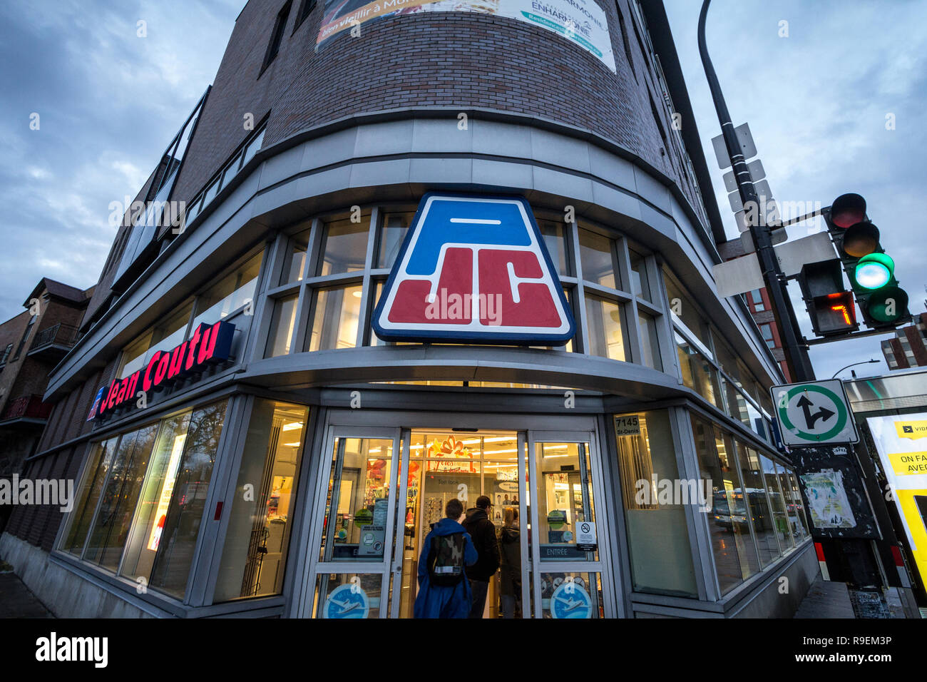 MONTREAL, CANADA - NOVEMBER 7, 2018:  Pharmacie Jean Coutu logo on their main shop for Montreal. Also known as PJC, Jean Coutu Group is a chain of pha Stock Photo