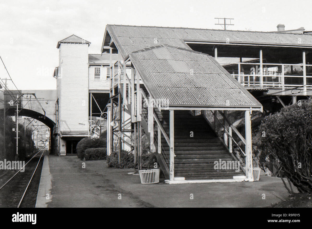 Lithgow New South Wales, Australia railway station in 1977 looking up from the platform to the overpass bridge Stock Photo