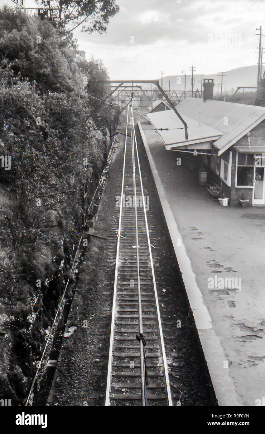 Lithgow New South Wales, Australia railway station in 1977 looking down to the platform from the overpass Stock Photo