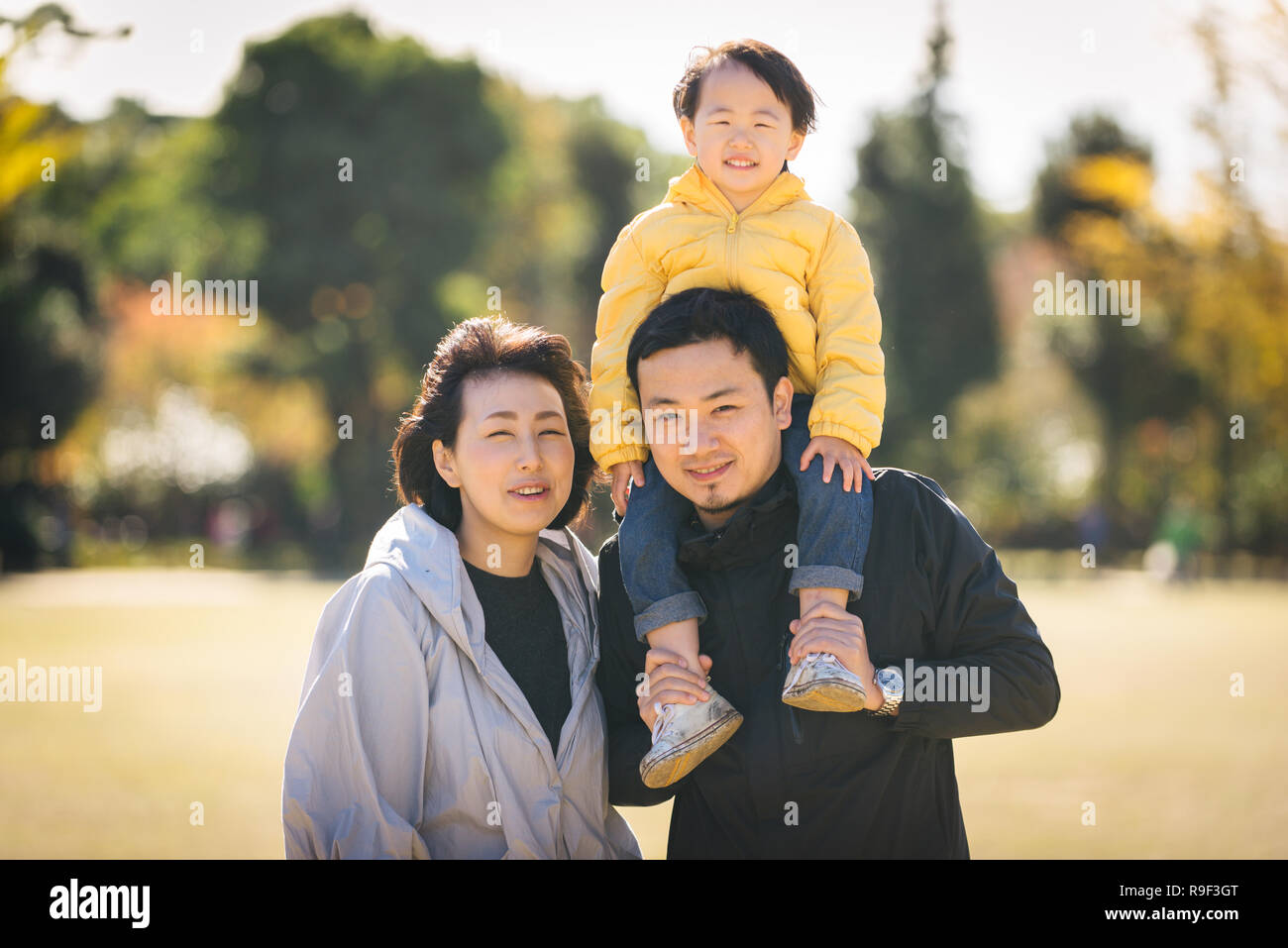 Tokyo japan father son daughter hi-res stock photography and images - Alamy