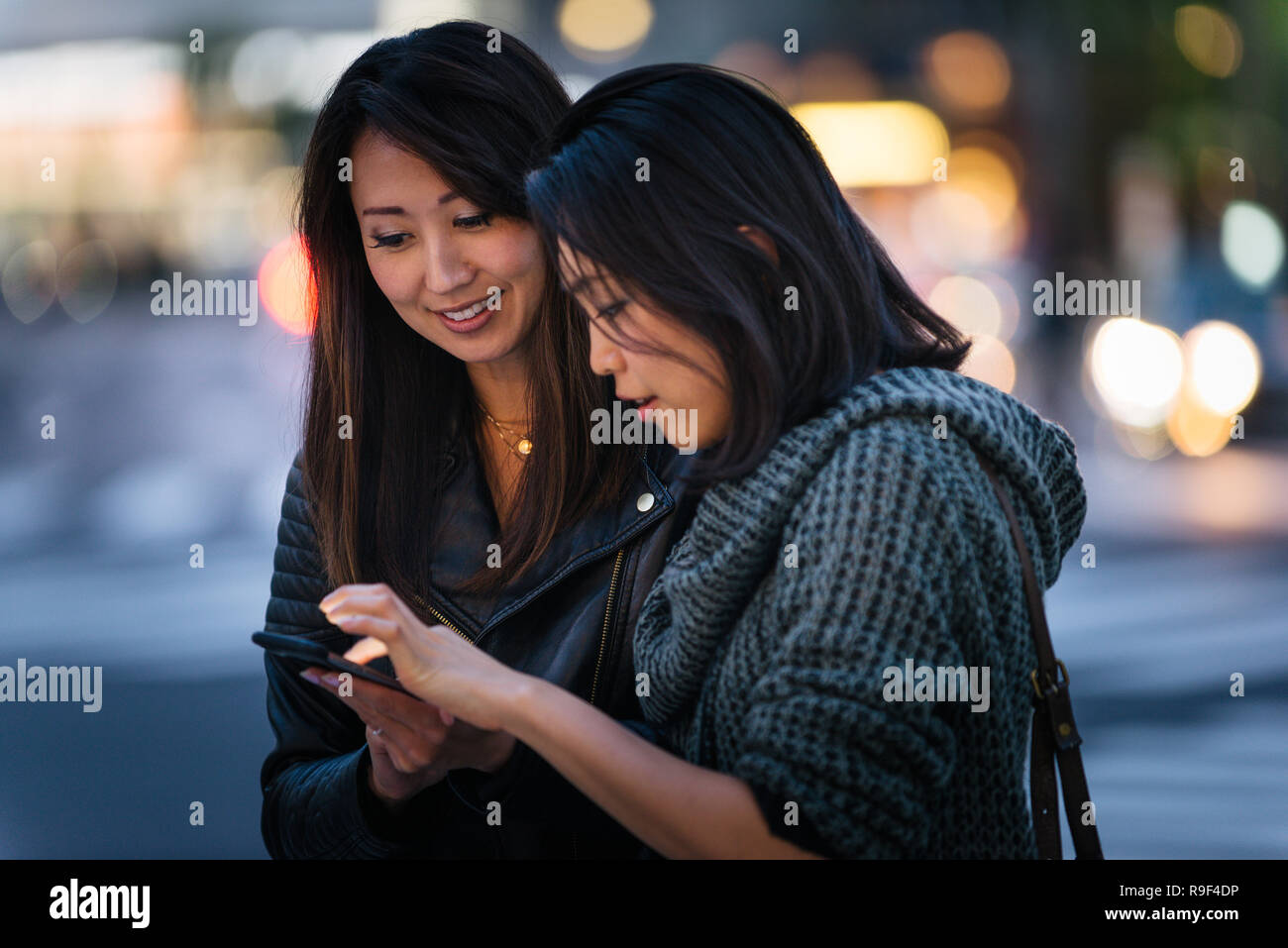 Meeting girlfriend. Meet my parents characters. Parents meeting cartoon. Meeting girlfriend. встретимся в кафе негр.