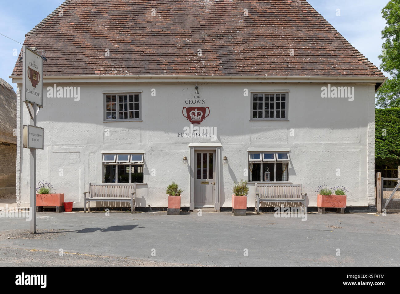 Punch bowl pub hires stock photography and images Alamy