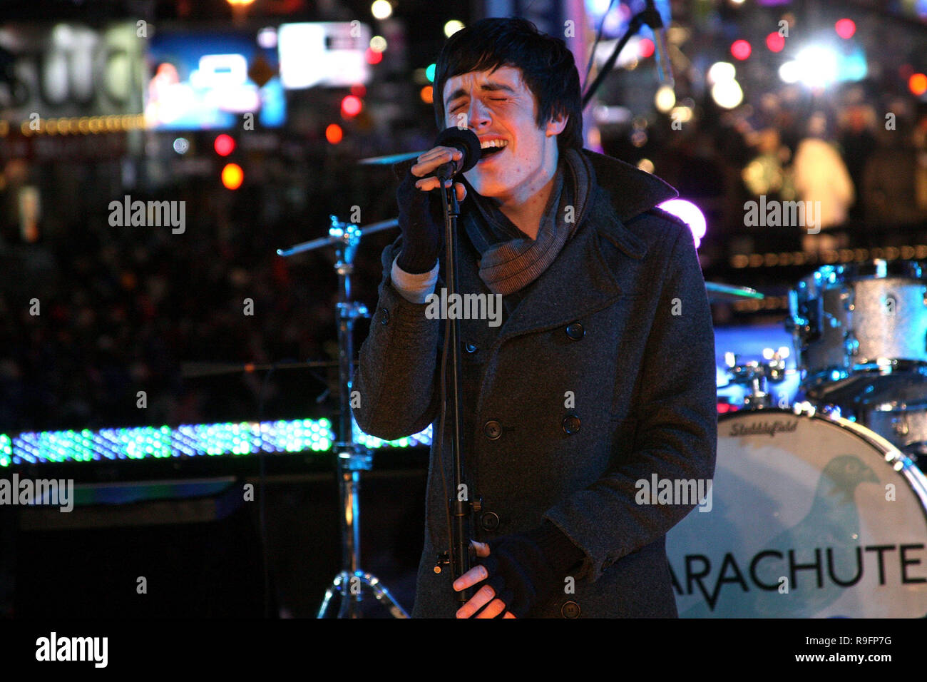 NEW YORK - DECEMBER 31:  Parachute performs on stage at the ceremony to lower the New Years Eve ball in Times Square on December 31, 2008 in New York City. (Photo by Steve Mack/S.D. Mack Pictures) Stock Photo