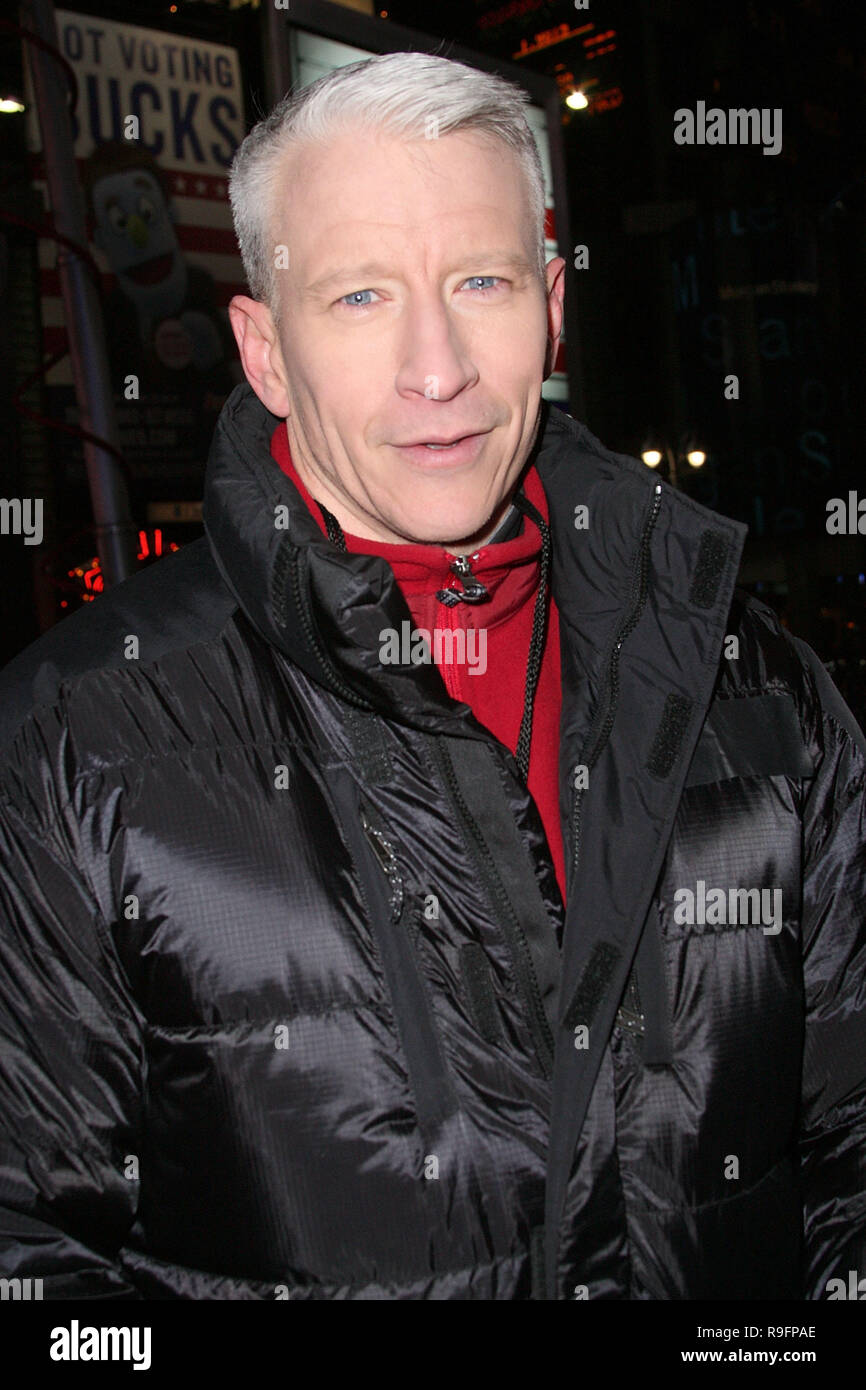 NEW YORK - DECEMBER 31:  Anderson Cooper attends the ceremony to lower the New Years Eve ball in Times Square on December 31, 2008 in New York City.  (Photo by Steve Mack/S.D. Mack Pictures) Stock Photo