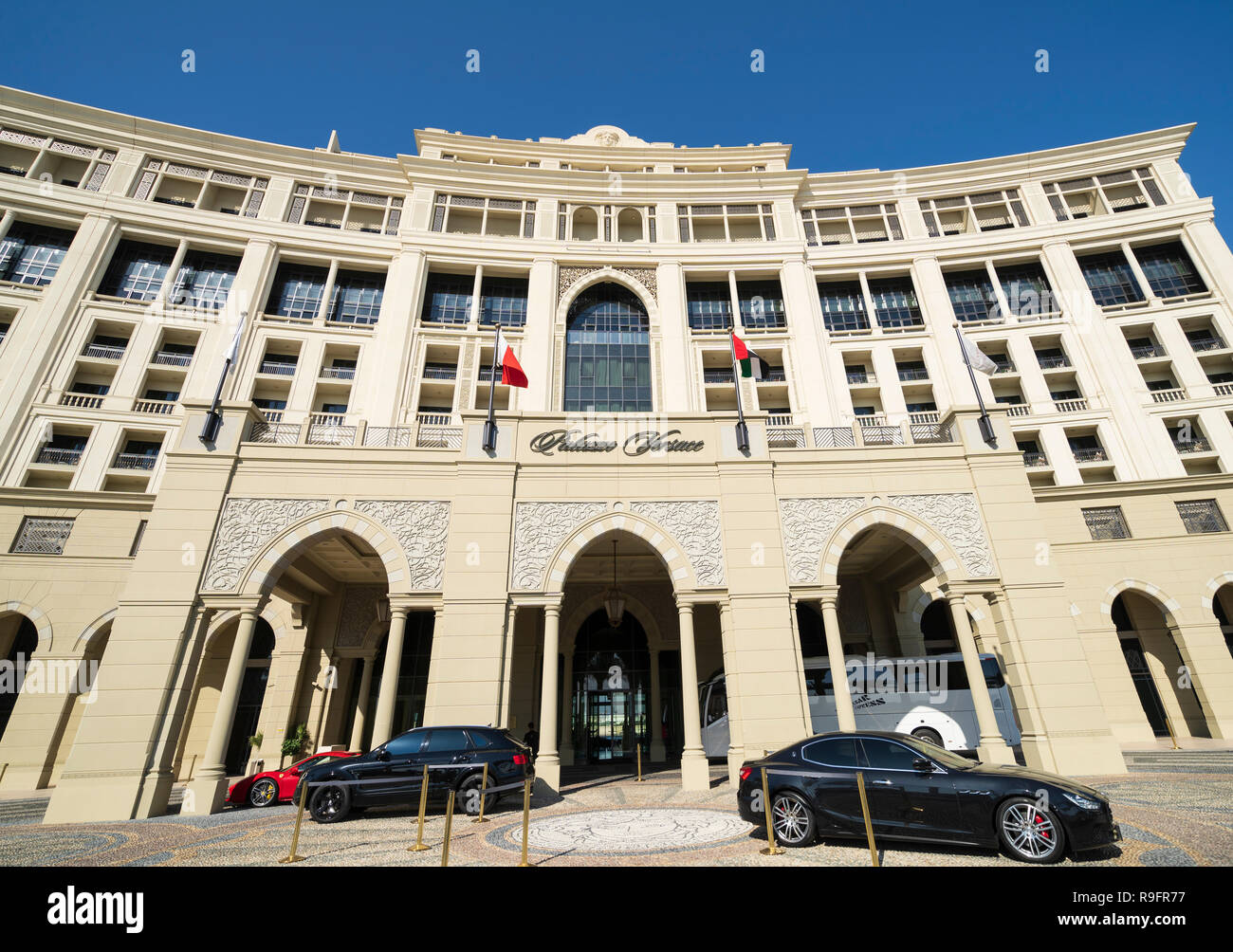 verbrand Boek meesteres Palazzo versace dubai hi-res stock photography and images - Alamy